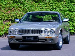 Daimler V8 1998 года